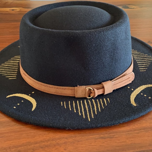 Hand Painted Wool Hat - Picture 4 of 5
